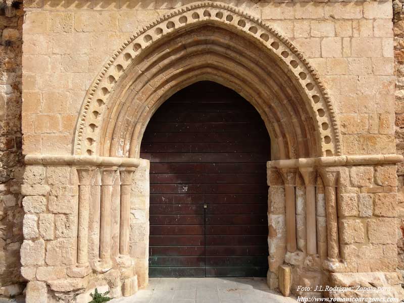 TEMPLO ROMÁNICO. VISTA NORESTE